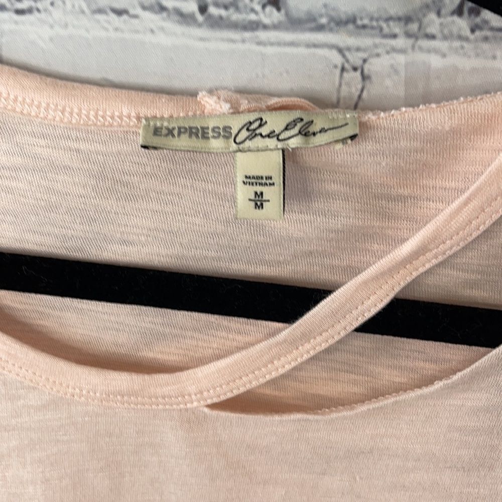 🎀💖 Express Cropped Pink Tie-Front Top - Size Small - Picture 2 of 4